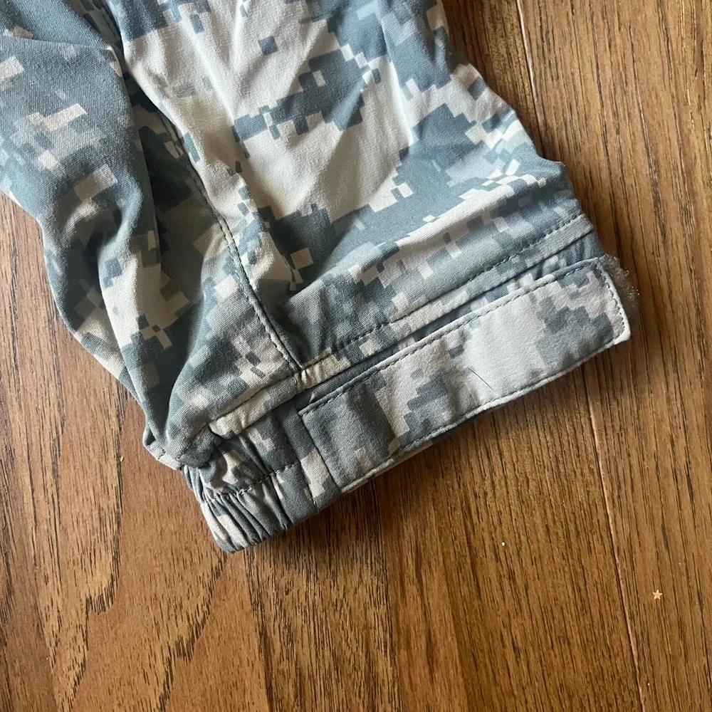 NWT ECWCS GEN III Level 5 Soft Shell Jacket US Army Men’s Sz M Camouflage‎